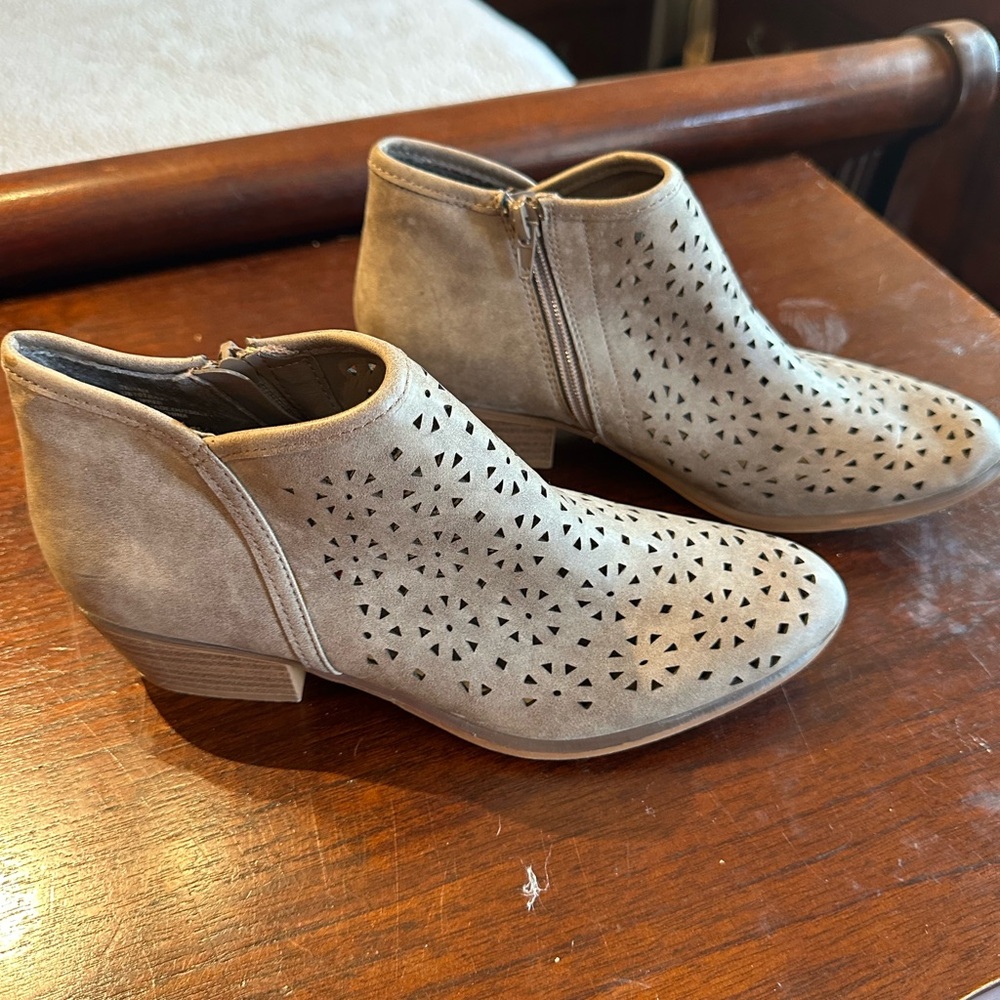 UNIONBAY Perforated Tan Ankle Booties